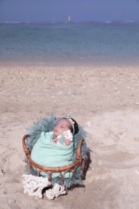 shooting photo bébé sur la plage